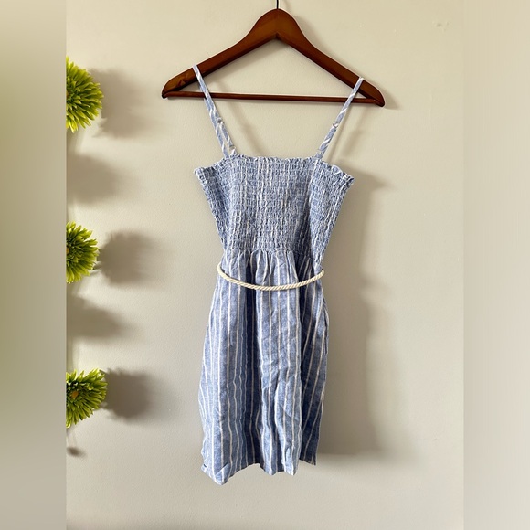 F21 | Nautical style dress with cord belt - Picture 2 of 9